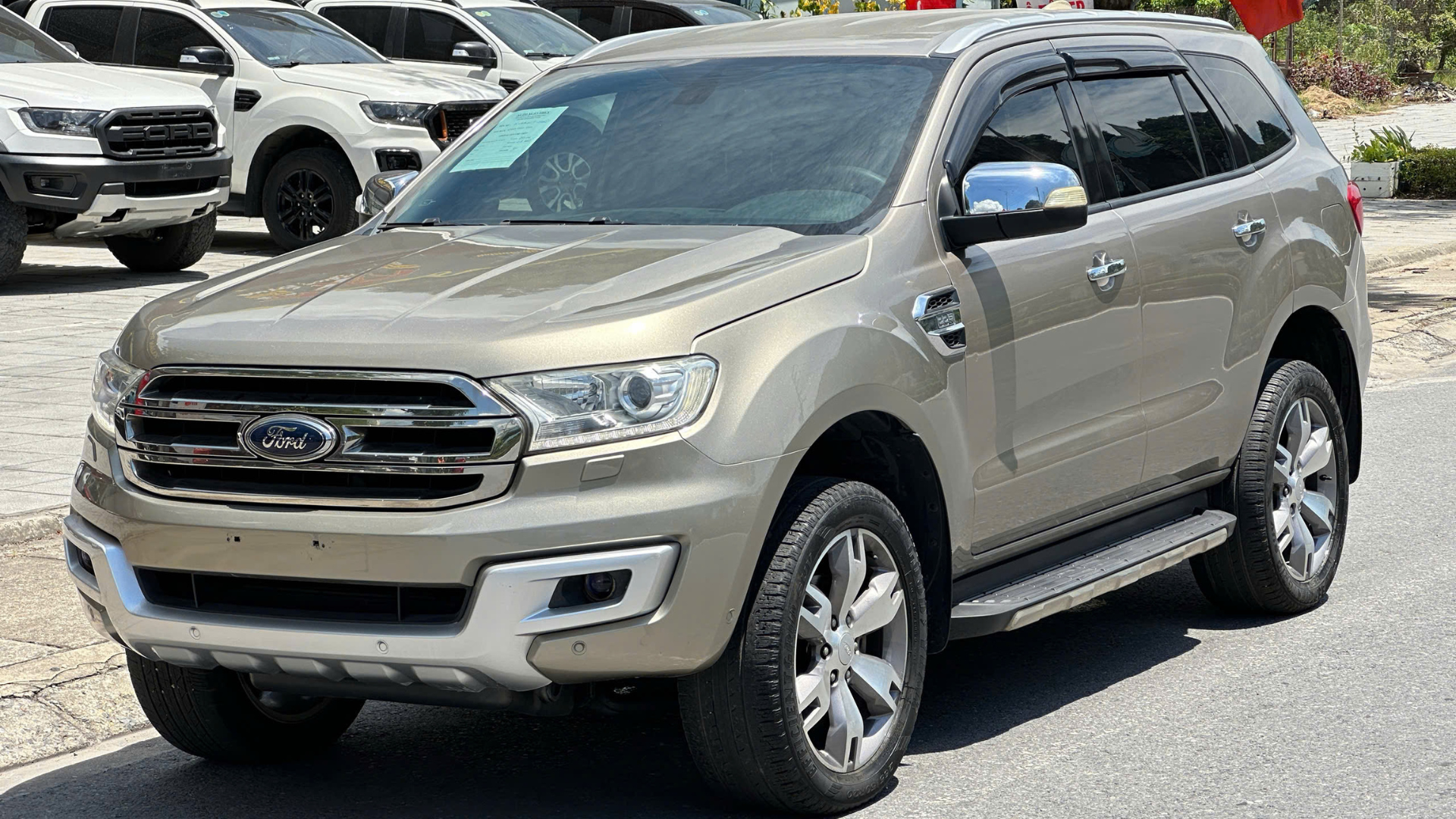 Ford Everest Titanium 4x2AT 2016
