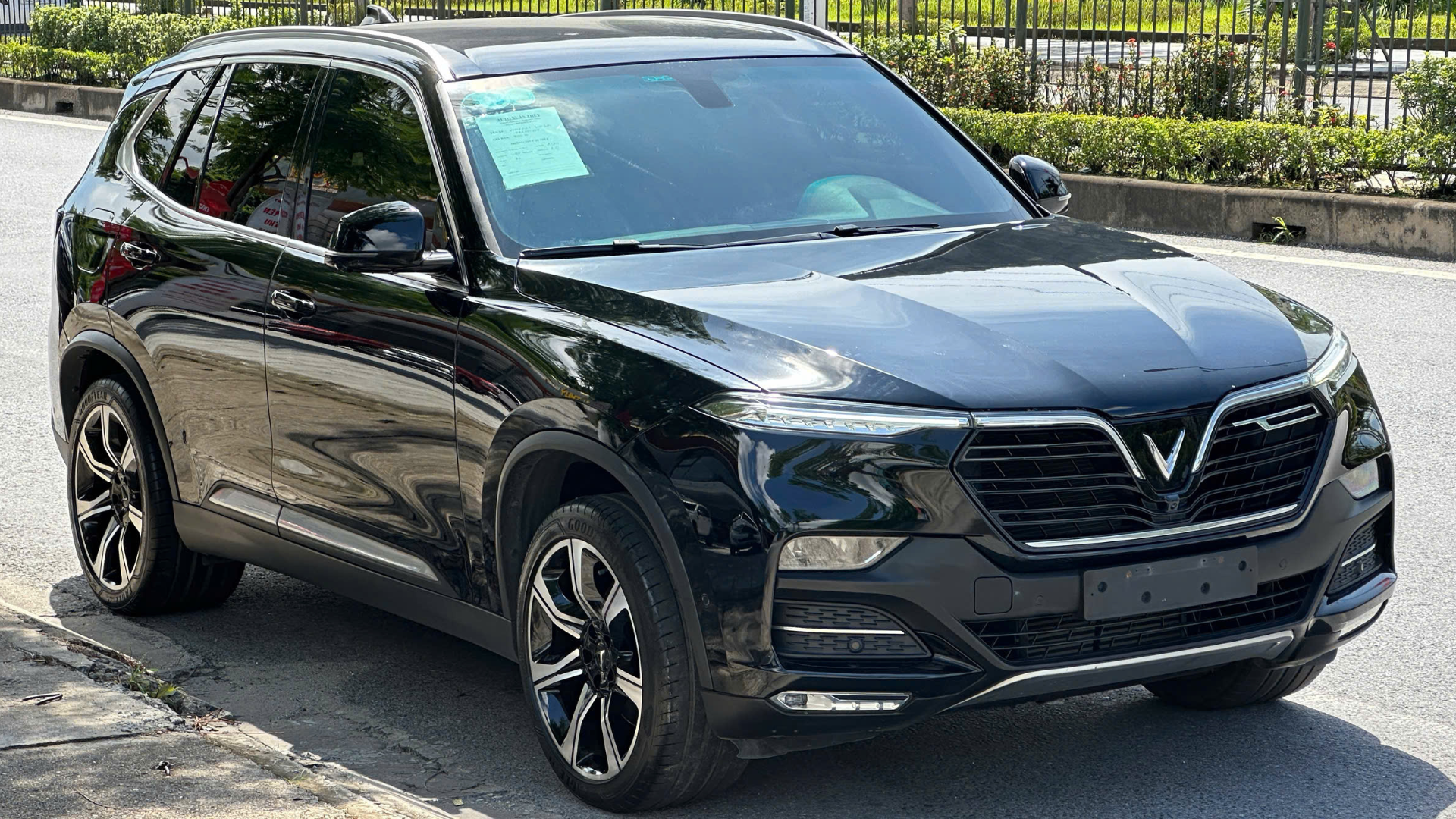 VinFast Lux SA Premium 2020