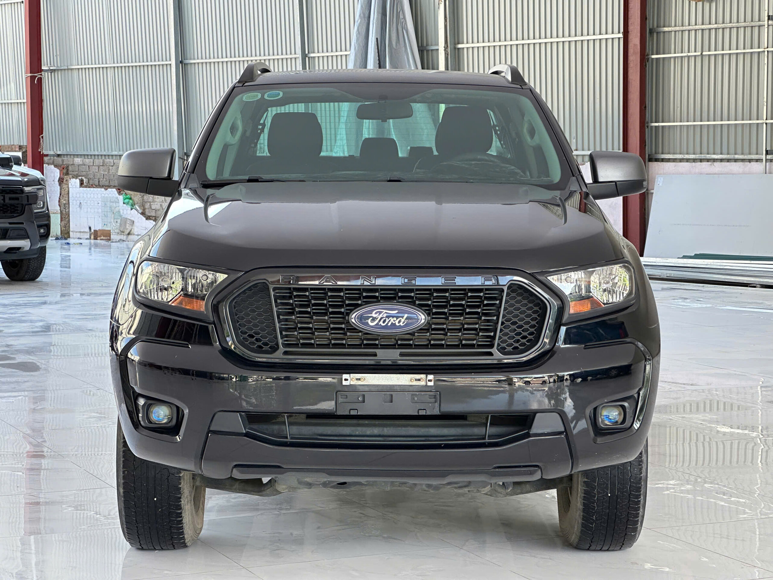 FORD RANGER XLS 4X2AT 2021 - Ảnh 2