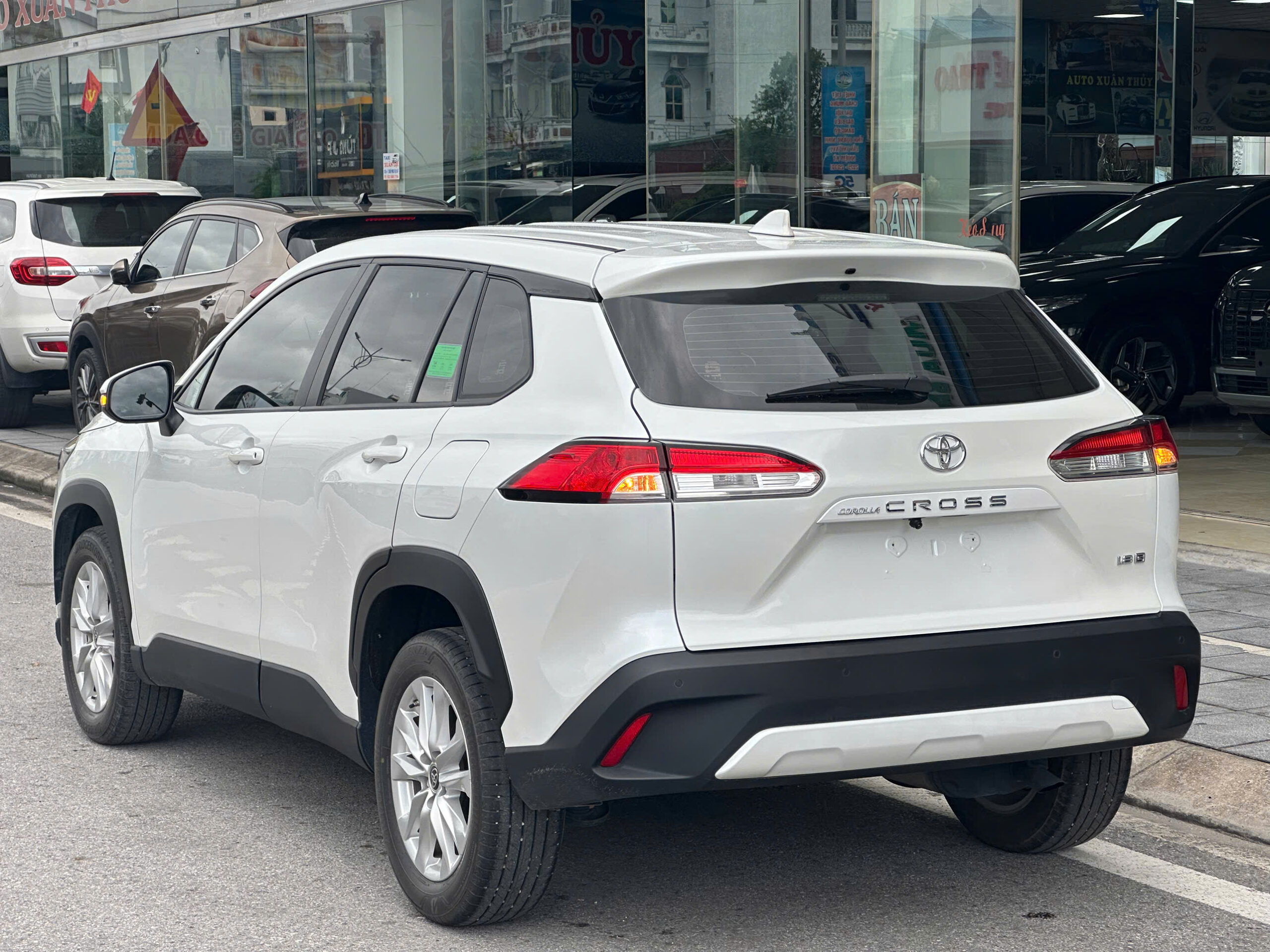 TOYOTA COROLLA CROSS 1.8G 2022 - Ảnh 11