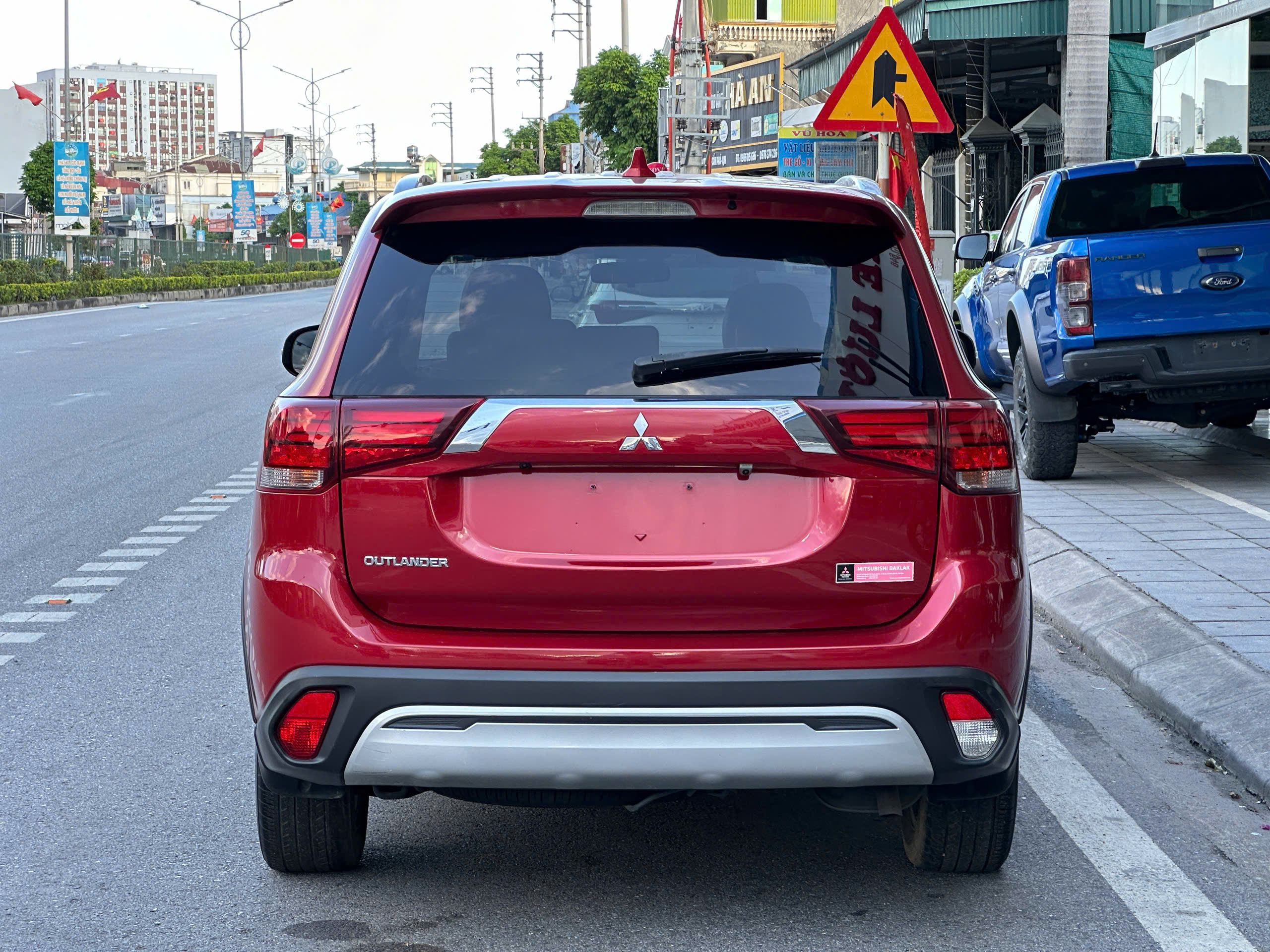 MITSUBISHI OUTLANDER 2.0 CVT 2021 - Ảnh 2
