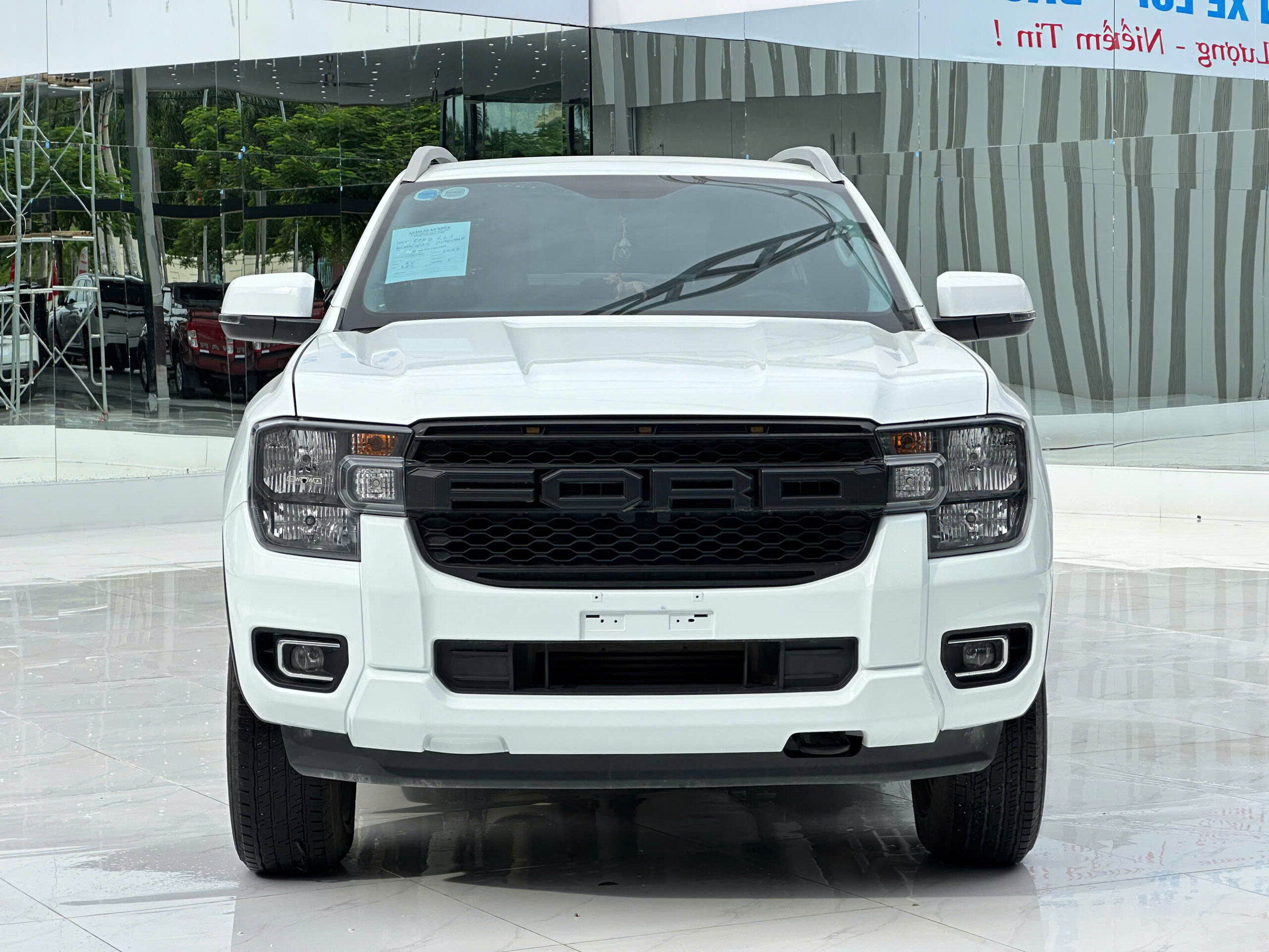 FORD RANGER XLS 4X2AT 2023 - Ảnh 2