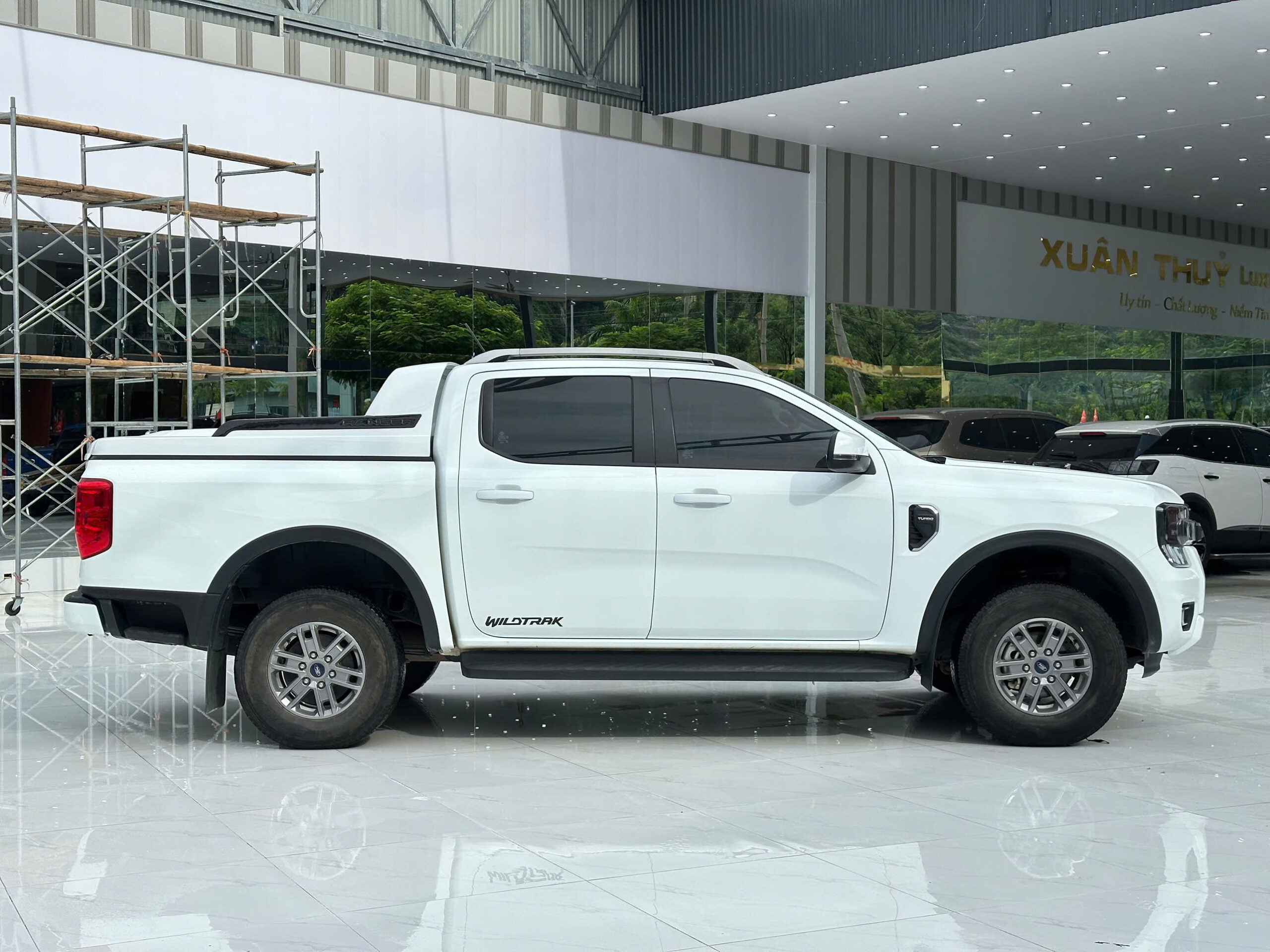 FORD RANGER XLS 4X2AT 2023 - Ảnh 3
