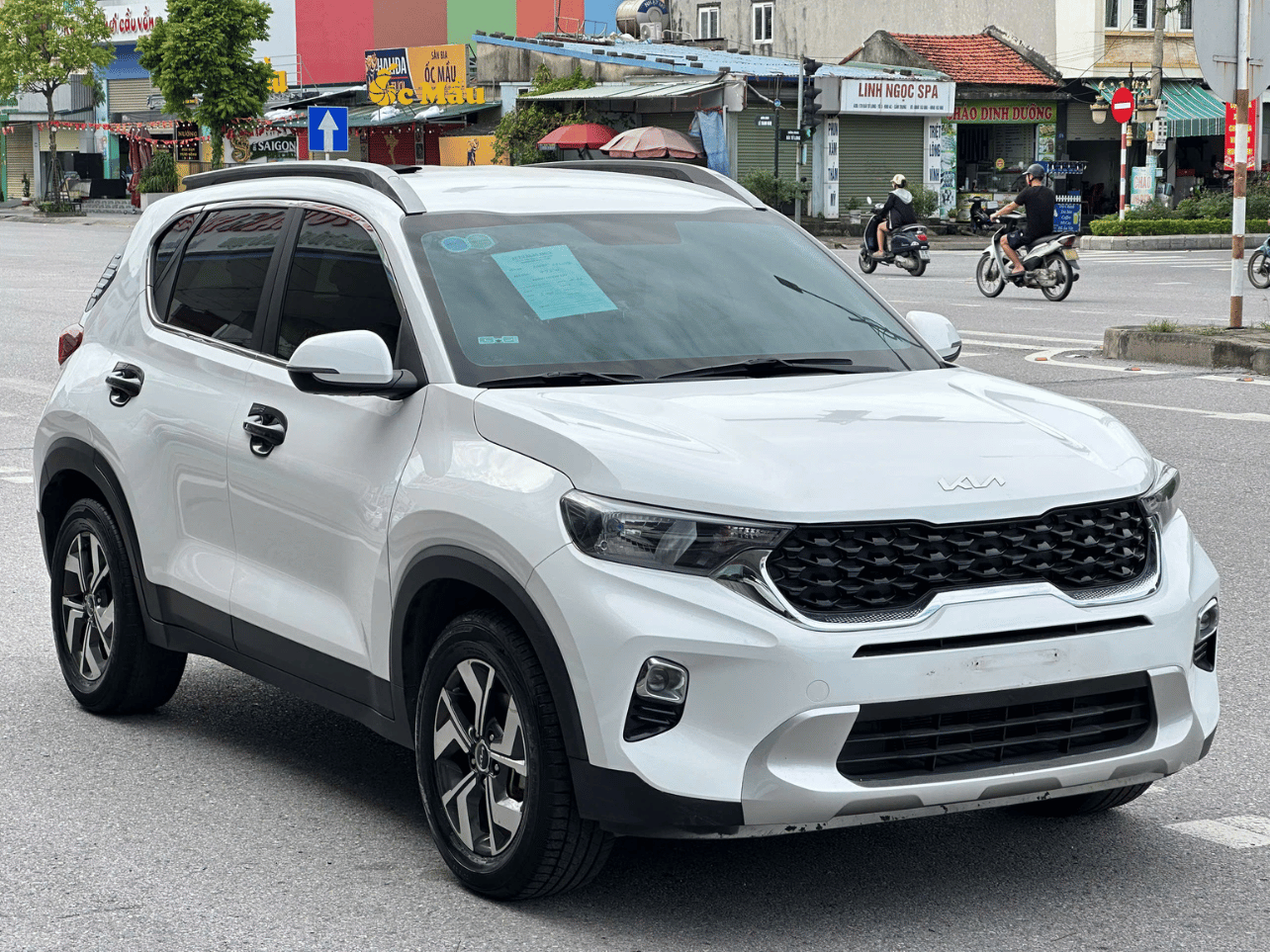 Kia Sonet 1.5AT Deluxe 2021