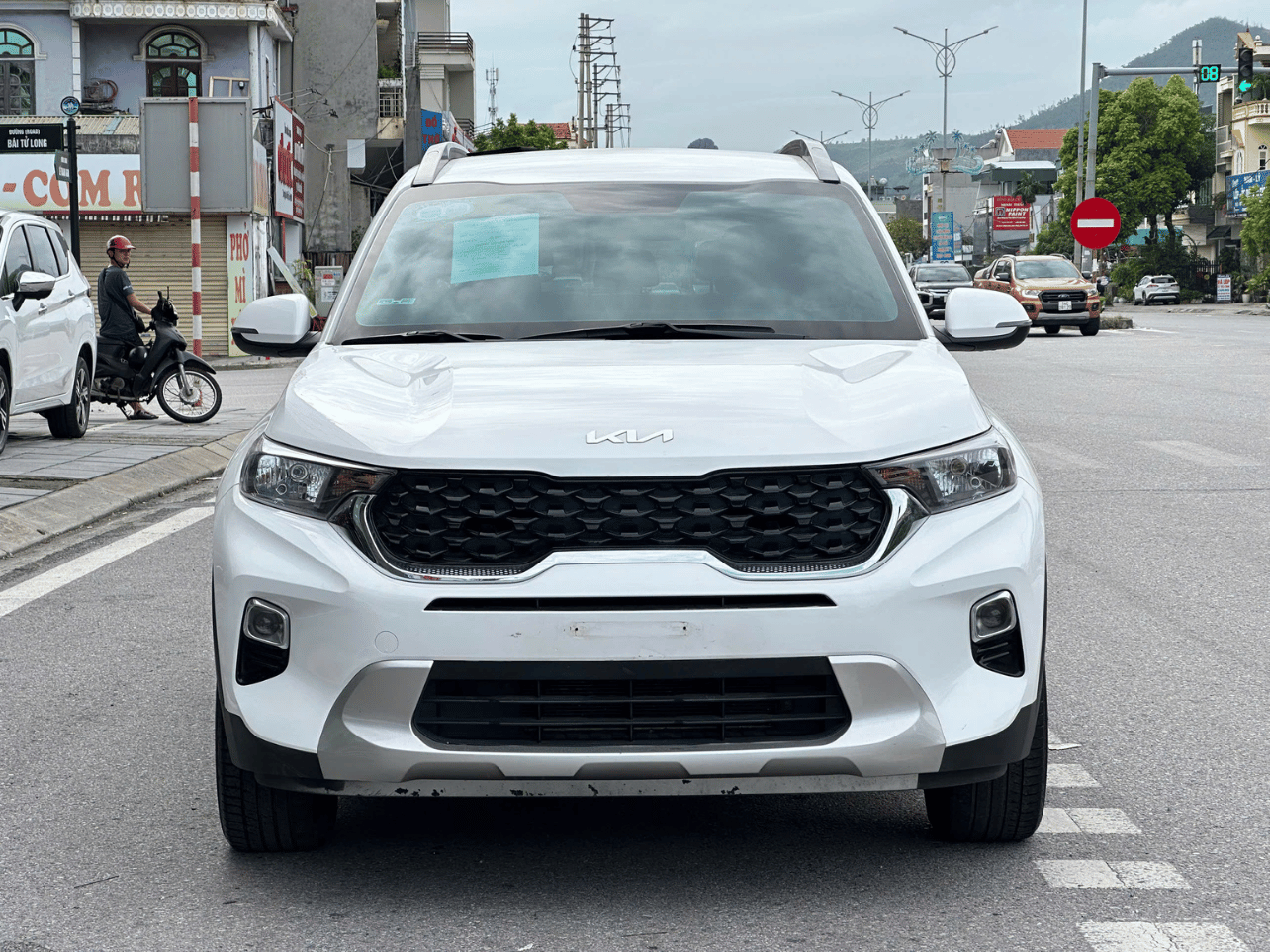 Kia Sonet 1.5AT Deluxe 2021