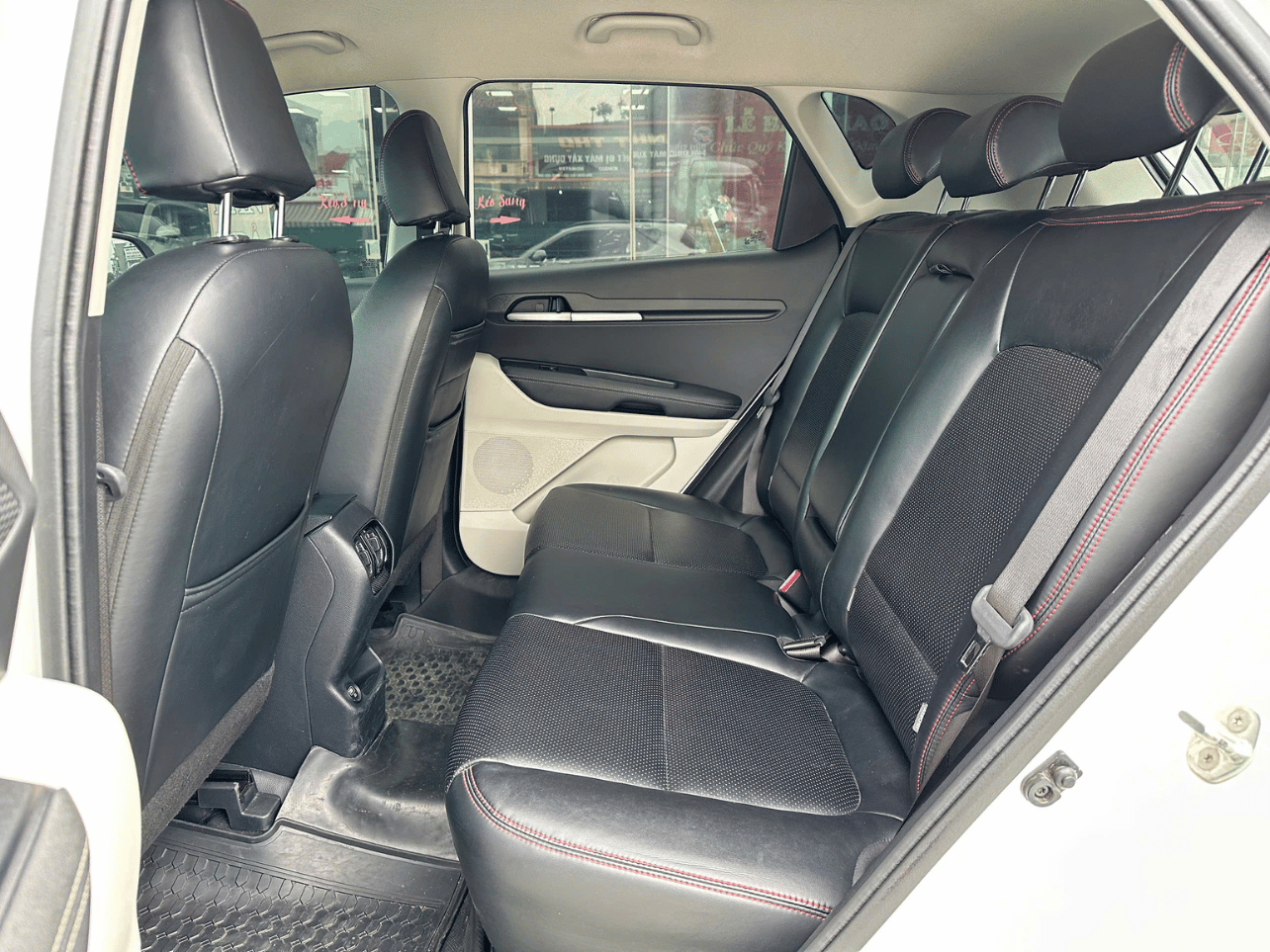 Kia Sonet 1.5AT Deluxe 2021