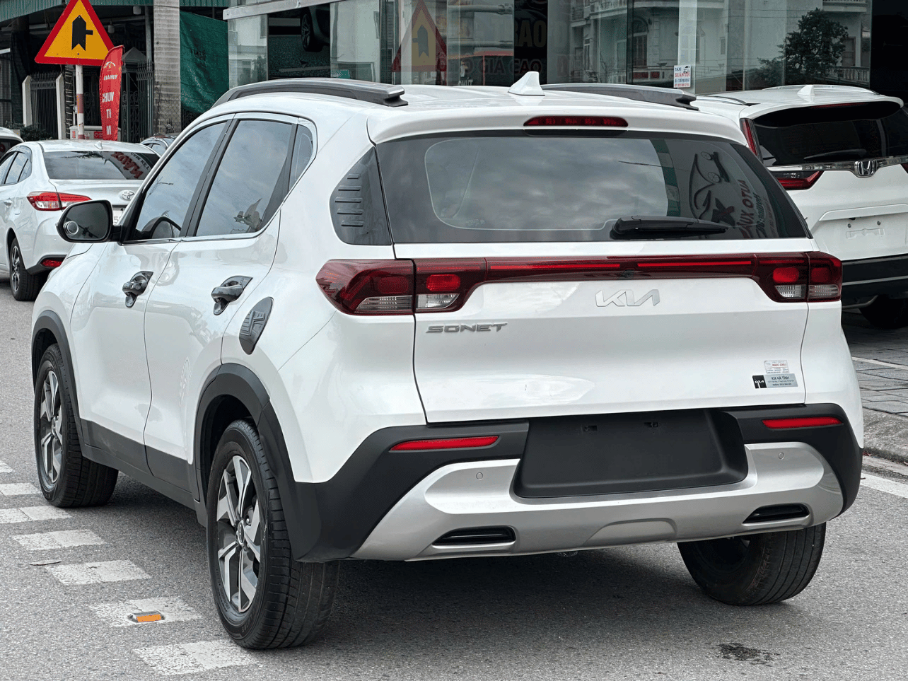 Kia Sonet 1.5AT Deluxe 2021