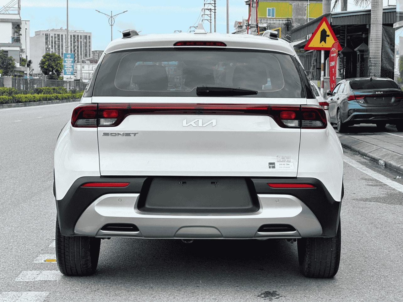 Kia Sonet 1.5AT Deluxe 2021